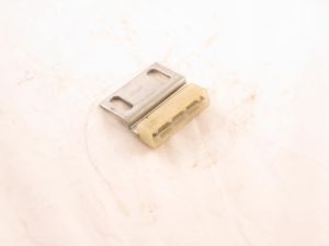 SHOE - FOR THYSSENS LANDING DOOR ASSEMBLY