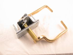 LATCH  FOR J LOCK, R/H
