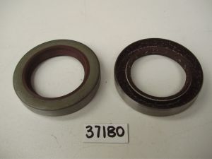 OIL SEAL W/SHAFT