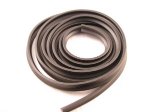ASTRAGAL RUBBER REVERSIBLE (15FT LONG)