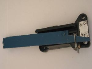SAFETY GEAR BLOCK - L/H