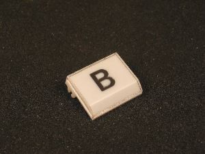 PRESSEL - FOR LM PUSH BUTTON, SINGLE, PLASTIC, WHITE, HORIZONTAL (MRK B)