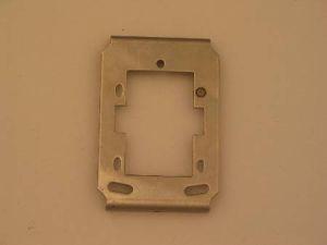 BRACKET / WALL FIXING PLATE - WITH ALLEN SCREW TOP FIXING, FOR LANDING FACEPLATE