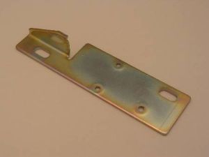 LATCH BRACKET - FOR CONTACT ON PRIMA DOOR LOCK