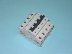 MAIN CIRCUIT BREAKER 16A,