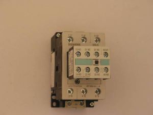 RELAY - SIEMENS TYPE, 3 MAIN CONTACTS & 2N/O, 2N/C ON AUX. CONTACT, 42V DC, 15KW