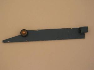 LINKAGE FOR SAFETY GEAR - VERTICAL, INCL. KNURLED ROLLER, L/H