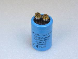 CAPACITOR - 150V, 35MM DIA, 600 uF