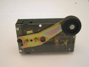 LIMIT SWITCH - DPBM, R/H SET IN LEVER ARM