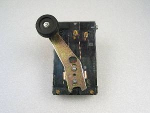 LIMIT SWITCH - SPM, R/H SET IN LEVER ARM