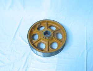 SHEAVE - VEE, 640MM DIA, 5 X 13MM ROPES, 105DEG.U/C, FOR 18ATF M/C